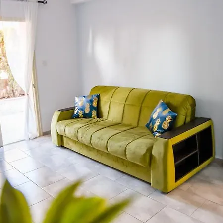 Beautiful Apartment Near The Sea And A Large Private Garden Paphos Exterior photo